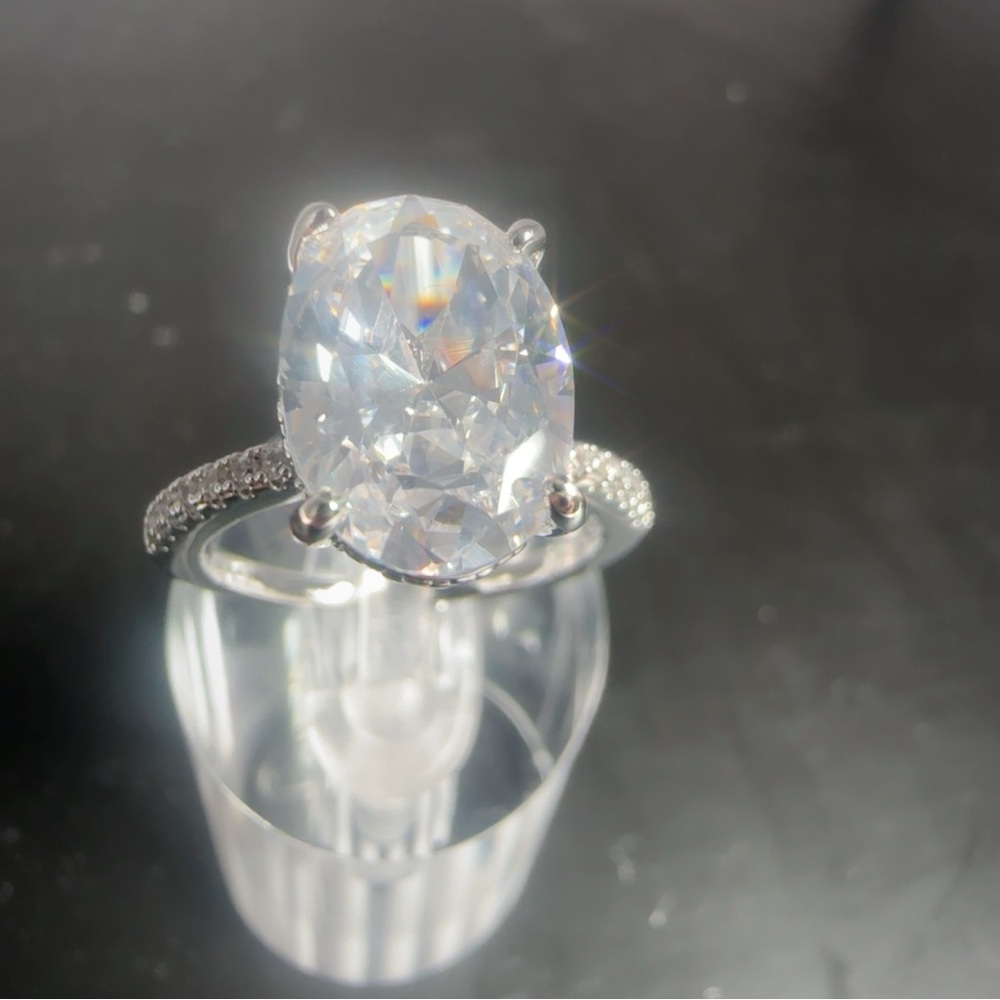 Fashion Jewelry Silver Ring Size 8 - Picture 3 of 9